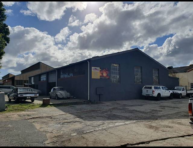 500M² FACTORY TO LET IN TRIANGLE FARM